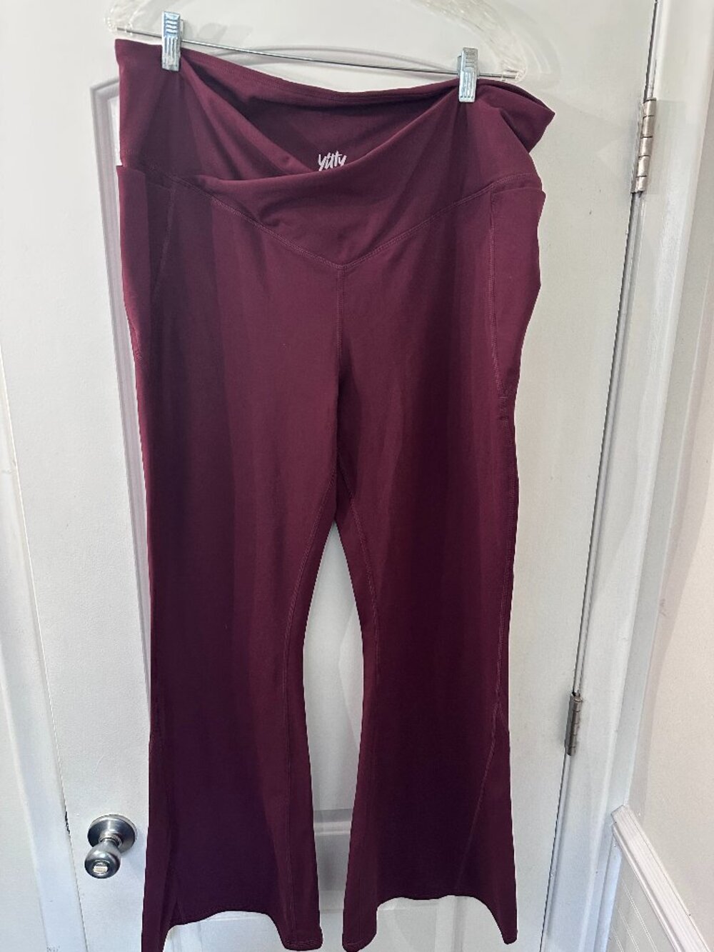 Yitty Fabletics PureLuxe Crossover Flare Legging Burgundy Babe 3X